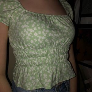 green top with white flowers🤍💚